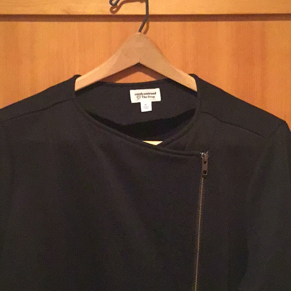 Black Top with Asymmetrical Side Zipper - Picture 2 of 9